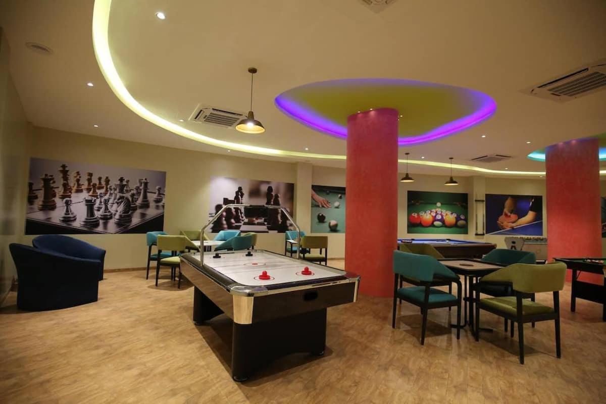 Rajhans Belliza Luxurious Studio Apartment Surat Exterior photo